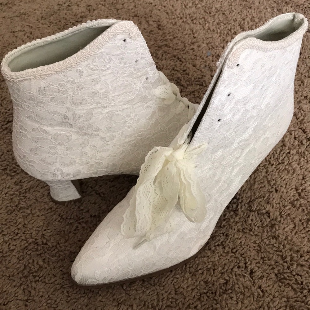 Victorian White Lace Ankle Boots with Short Heel.